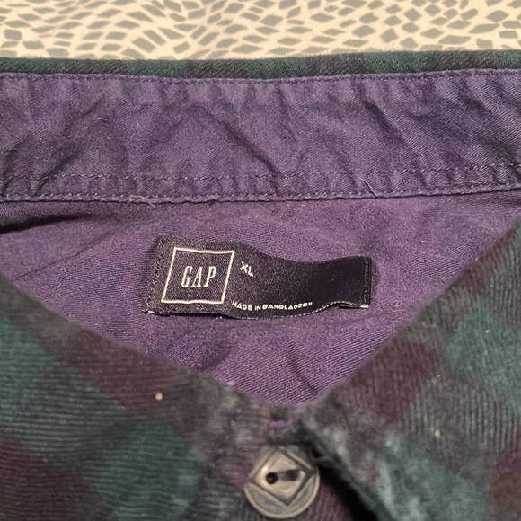 EUC Gap Men’s 100% Cotton Flannel Shirt - Picture 4 of 7